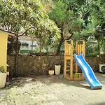 Spacious Apartment In City Center