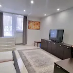 Spacious Apartment In City Center