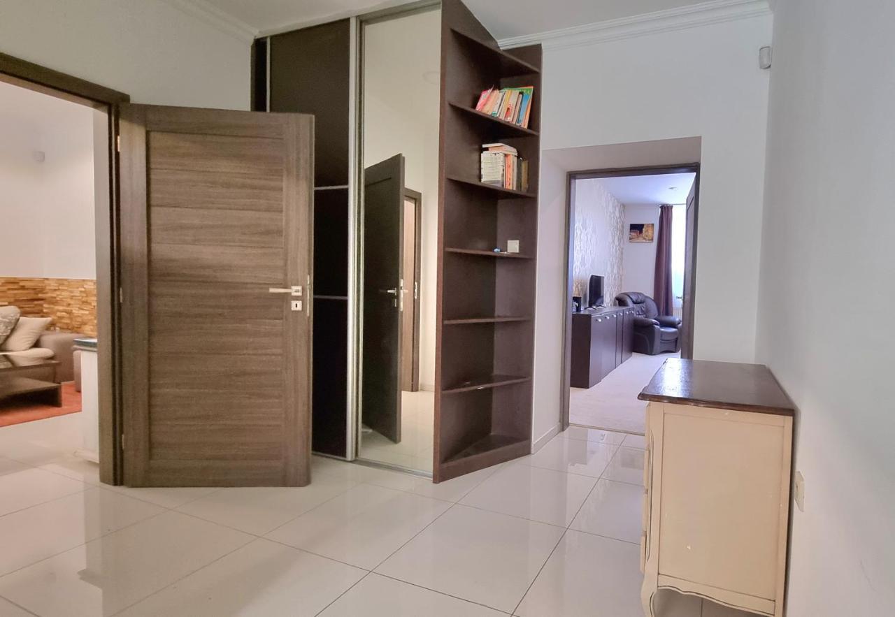 Apartman Spacious In Center *
