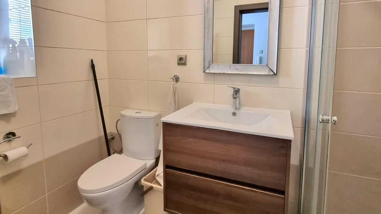 Spacious In Center Apartman *
