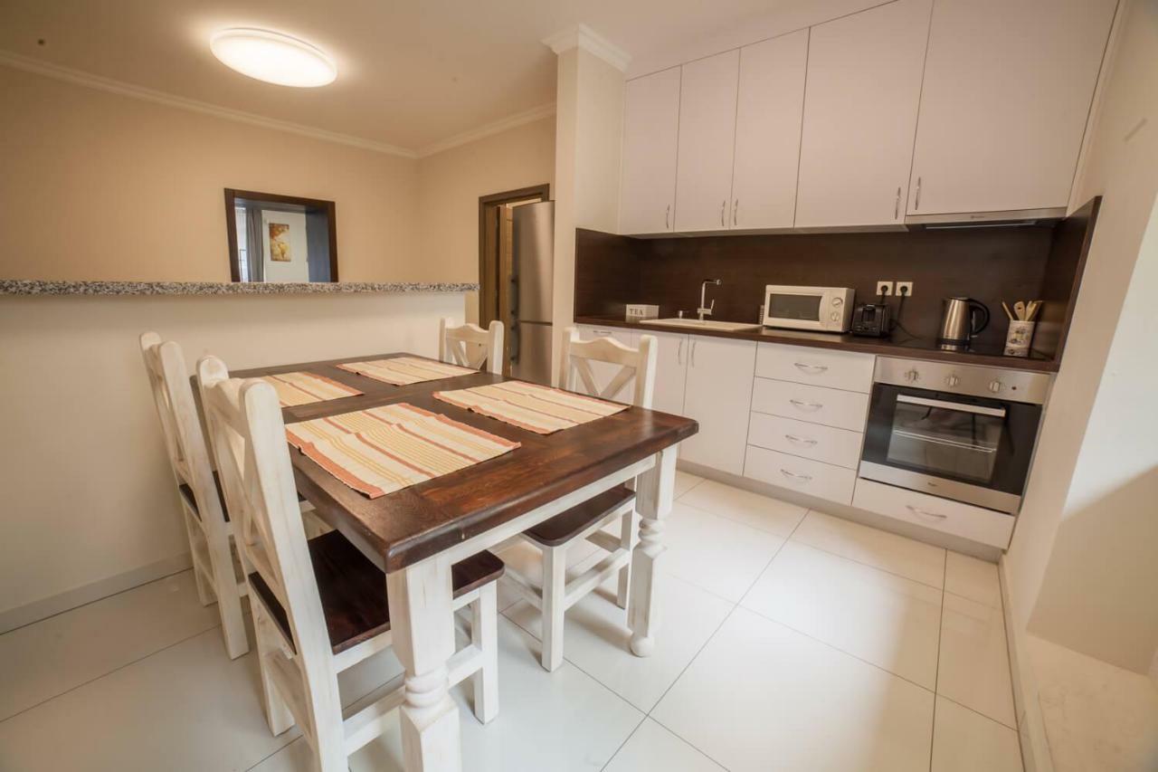 Spacious In Center Apartman *